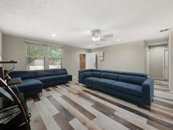 3916 Irish Setter Drive, Fort Worth, TX 76123