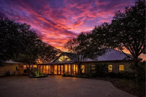 1179 E FM 813, Palmer, TX 75152