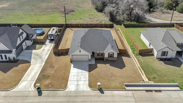 2202 Briarwood Drive, Bridgeport, TX 76426