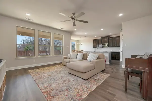 2202 Briarwood Drive, Bridgeport, TX 76426