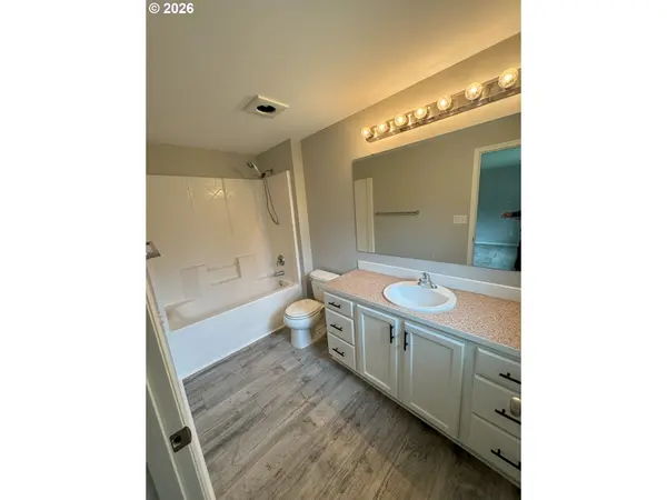 2094 US HIGHWAY 12, Ethel, WA 98542