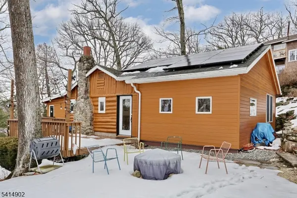 390 Lakeview Ave, Ringwood Boro, NJ 07456