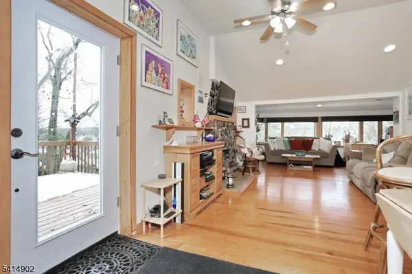 390 Lakeview Ave, Ringwood Boro, NJ 07456