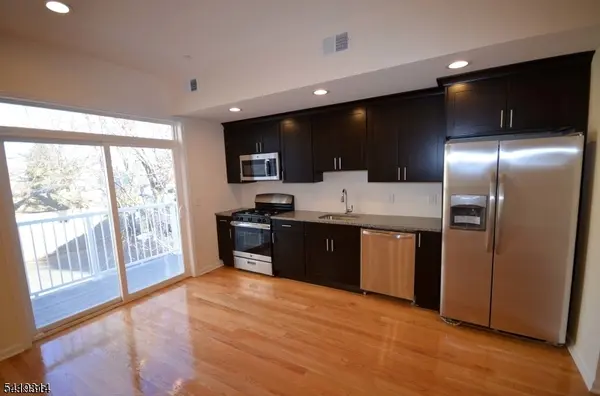 105 Center St #2, Garwood Boro, NJ 07027