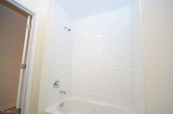 105 Center St #2, Garwood Boro, NJ 07027