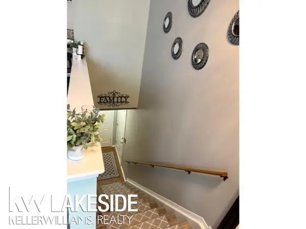 35662 Stillmeadow LN, Clinton Twp, MI 48035