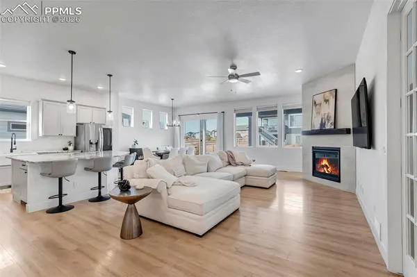 6656 Enclave Vista LOOP, Colorado Springs, CO 80924