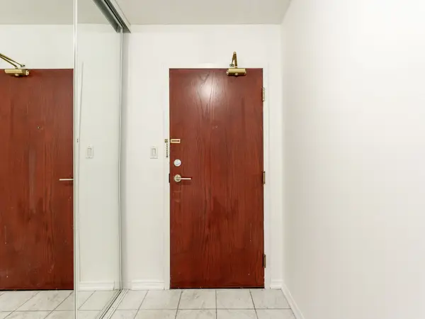 35 Empress AVE #1707, Toronto C14, ON M2N 3T2