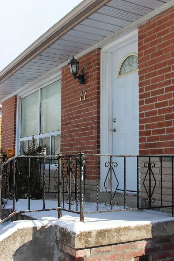 77 Wye Valley RD, Toronto E04, ON M1P 2A7