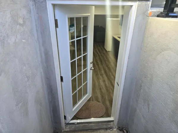 3 Harkins DR #Basement, Ajax, ON L1T 3S7