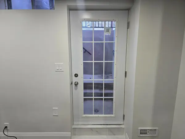 3 Harkins DR #Basement, Ajax, ON L1T 3S7