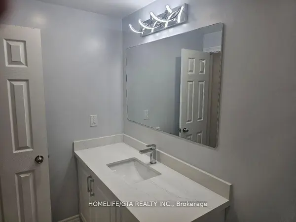 122 Ravenscroft RD #Basement, Ajax, ON L1T 1Y2