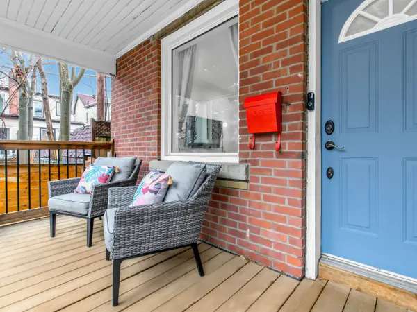 4 Felstead AVE, Toronto E01, ON M4J 1G2