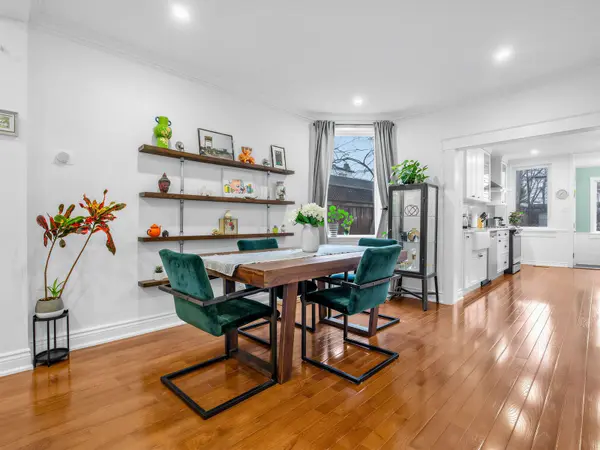 4 Felstead AVE, Toronto E01, ON M4J 1G2