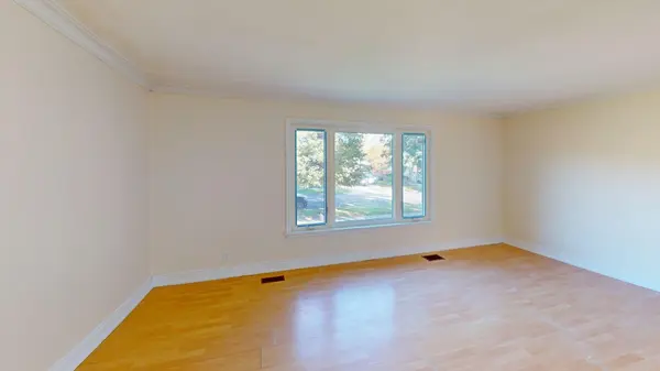 106 Wye Valley RD, Toronto E04, ON M1P 2A8