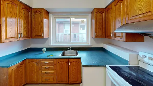 106 Wye Valley RD, Toronto E04, ON M1P 2A8