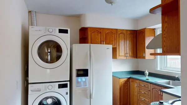 106 Wye Valley RD, Toronto E04, ON M1P 2A8