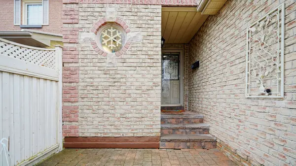 1608 Rawlings DR, Pickering, ON L1V 5B6