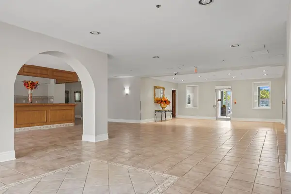 7373 Martin Grove RD #206, Vaughan, ON L4L 9K1