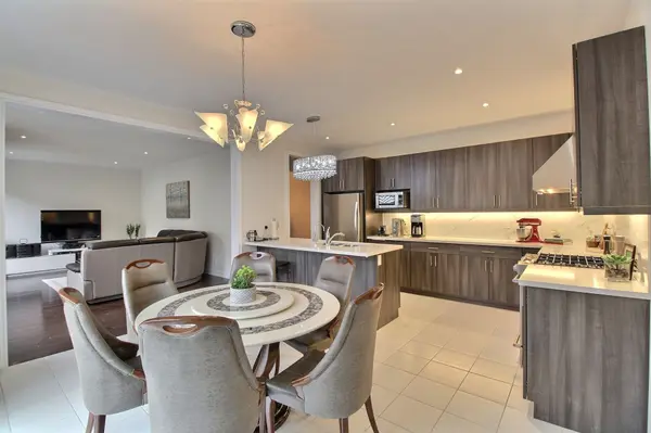 45 Chessington AVE, East Gwillimbury, ON L9N 0R5