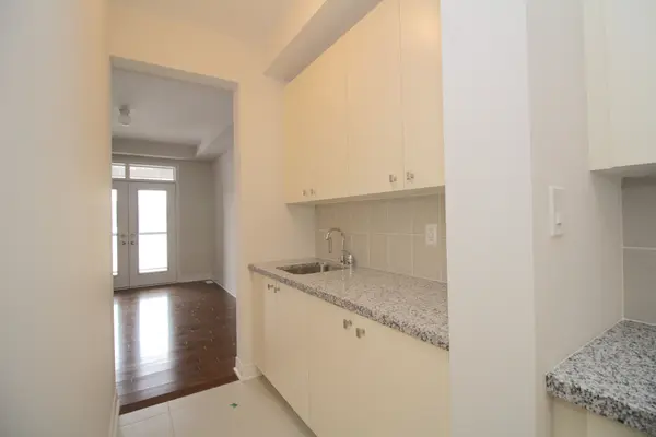 102 Hilts DR #2nd & 3rd, Richmond Hill, ON L4H 0J2