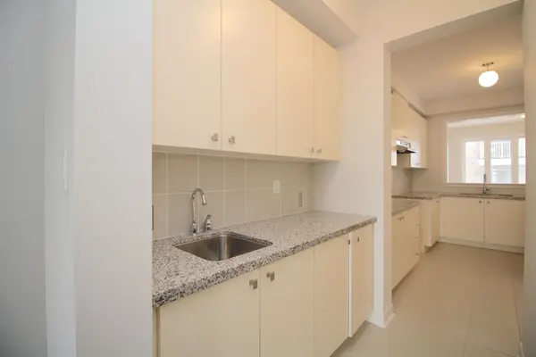 102 Hilts DR #2nd & 3rd, Richmond Hill, ON L4H 0J2