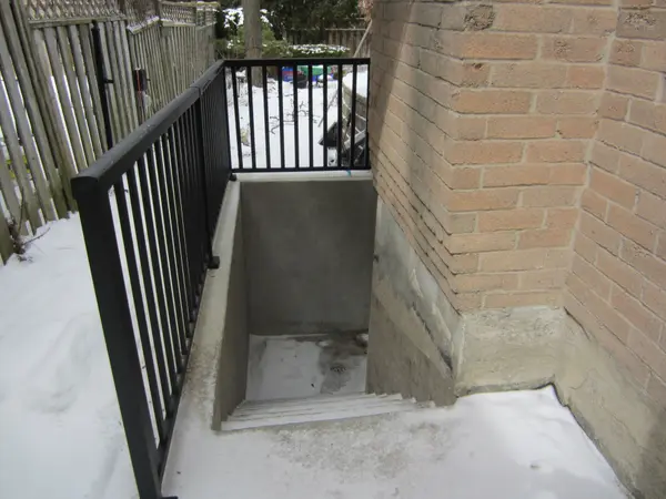 59 Ardill CRES #BSMNT, Aurora, ON L4G 5S7