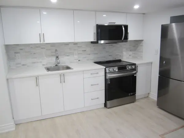 59 Ardill CRES #BSMNT, Aurora, ON L4G 5S7