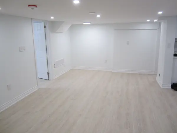 59 Ardill CRES #BSMNT, Aurora, ON L4G 5S7