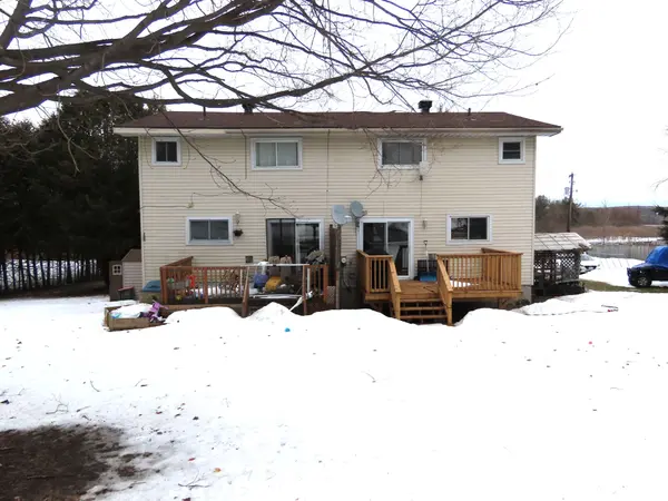 4716 Penetanguishene RD, Springwater, ON L0L 1V0