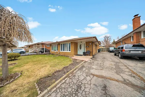 1149 Shadeland DR, Mississauga, ON L5C 1P2