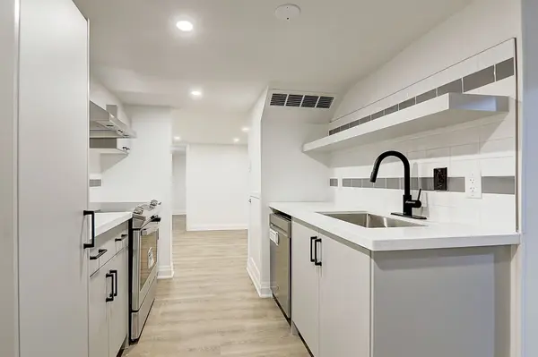 130 Lambton AVE #Lower, Toronto W04, ON M6N 2S9