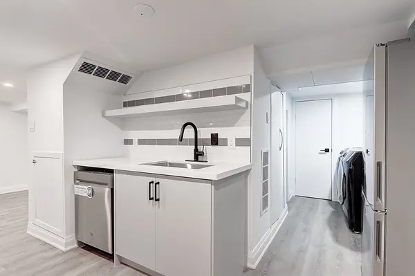 130 Lambton AVE #Lower, Toronto W04, ON M6N 2S9