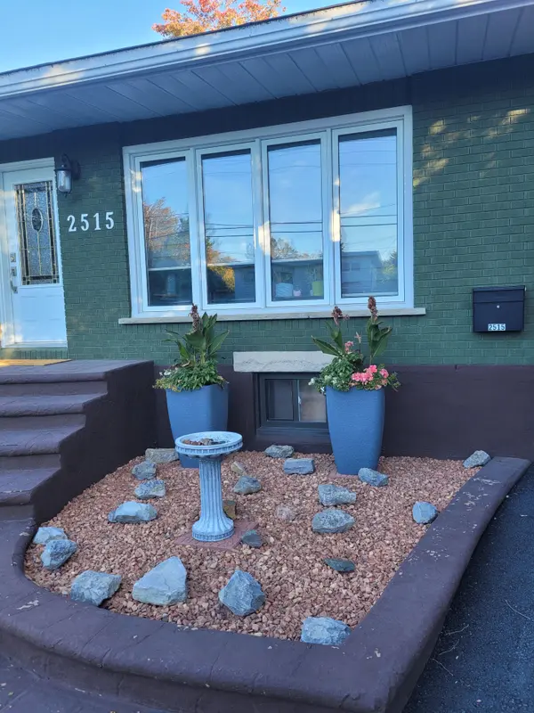 2515 Gravelle CRES, Blackburn Hamlet, ON K1B 3A4