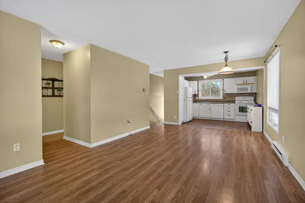 105 Rita CRES #A, Kawartha Lakes, ON K0L 2W0