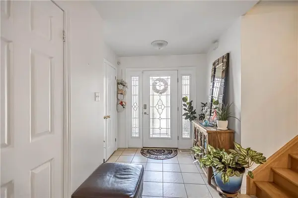 16 JESSICA ST, Hamilton, ON L8W 4A3