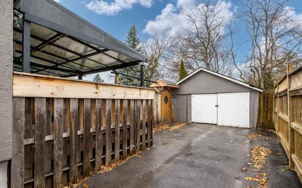 22 Parker ST, Belleville, ON K8P 1C8