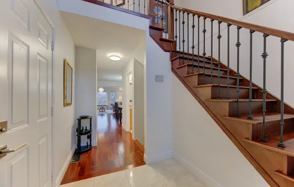 819 Grand Banks DR, Waterloo, ON N2K 4N2