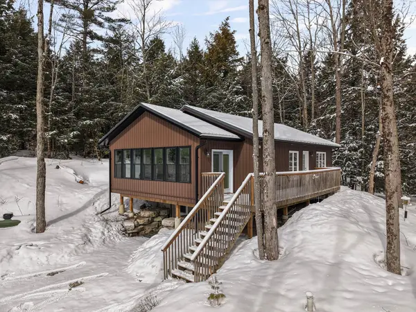 1040 Arthur Schulz RD, Gravenhurst, ON P0E 1G0