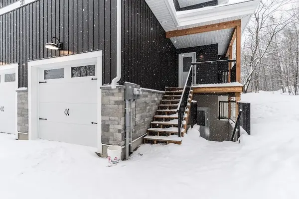 371 Muskoka Beach RD #2A, Gravenhurst, ON P1P 1M7