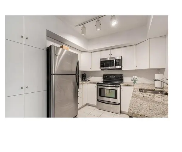 138 Somerset ST W #1112, Ottawa Centre, ON K2P 0A3