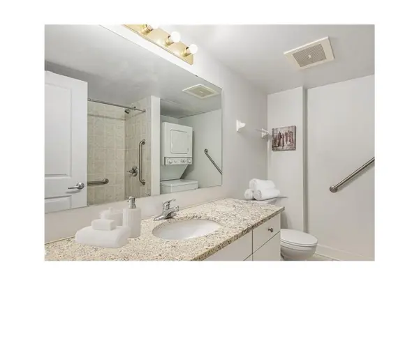 138 Somerset ST W #1112, Ottawa Centre, ON K2P 0A3