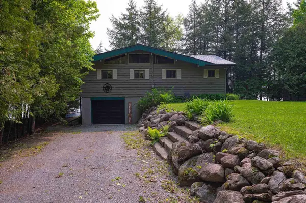 217 Moffat RD, North Kawartha, ON K0L 1A0