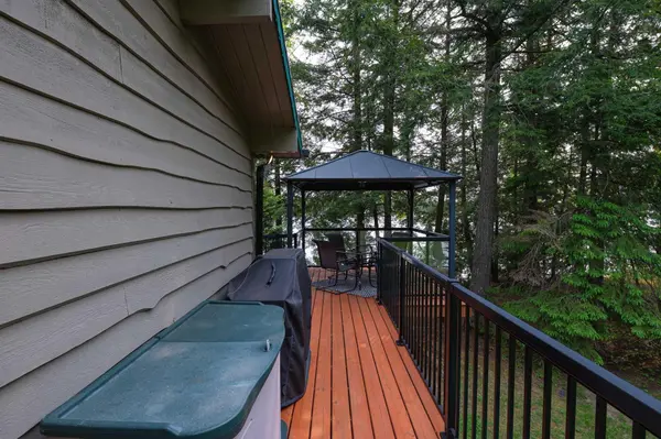 217 Moffat RD, North Kawartha, ON K0L 1A0