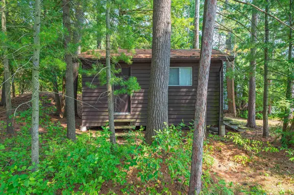 22 Chandos Lk Balmer IS, North Kawartha, ON K0L 1A0