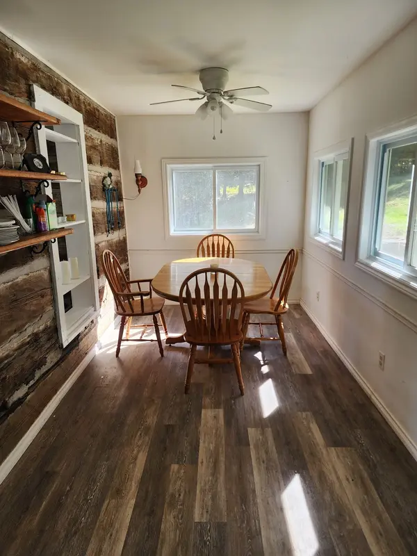 24 Daniels LN, North Kawartha, ON K0L 1A0