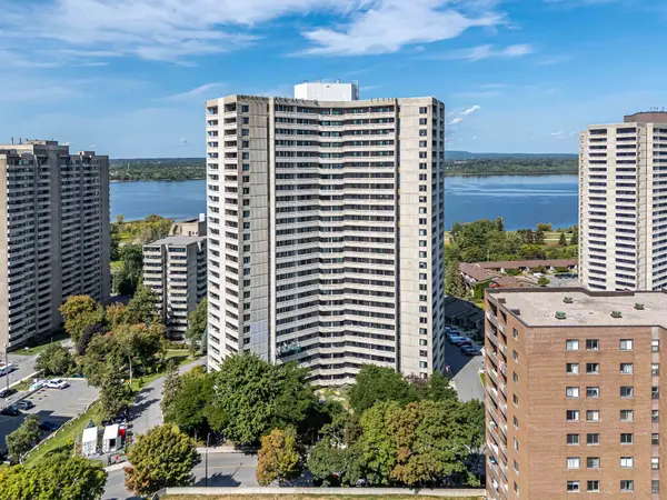 1171 Ambleside DR #606, Woodroffe, ON K2B 8E1