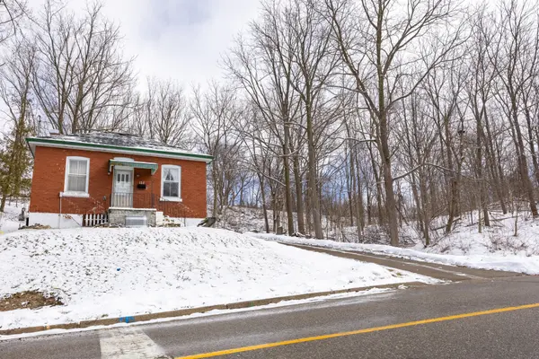 111 Broadway ST W, Brant, ON N3L 2Z4