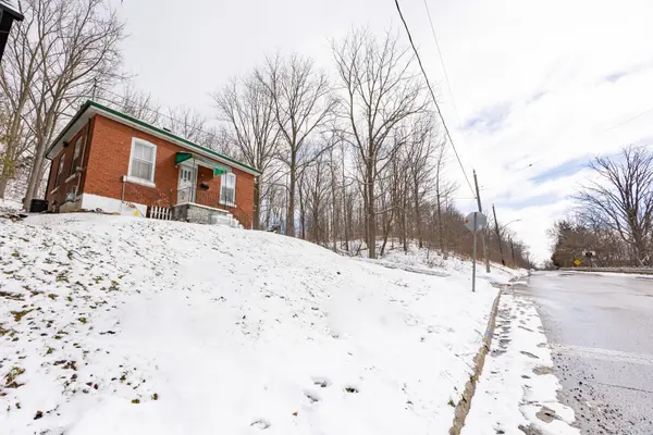 111 Broadway ST W, Brant, ON N3L 2Z4