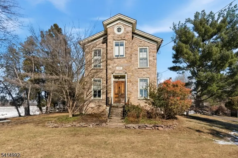 1 Wilson Dr, Stockton Boro, NJ 08559